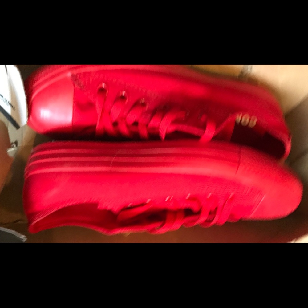 Converse - Picture 2 of 5